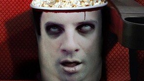 좀비 팝콘 보셨나요? “뇌를 먹는 기분일듯…소름이 오싹”