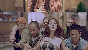  보아 ‘온리원’ 댄스버전 뮤비 공개…누리꾼 눈길 사로잡네 