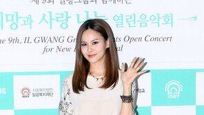 [포토] 아이비, 초미니에 ‘11자 각선미’ 눈길