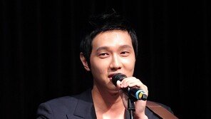 [포토] 지현우, 싱글벙글 ‘그렇게 좋을까’