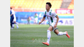 [포토] 국내무대인 만큼 열심히 뛰는 석현준