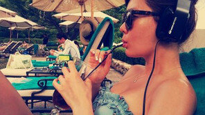 안선영, 이렇게 섹시했나? 요염 ‘수영복 자태’