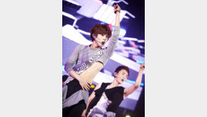 [포토] 샤이니 태민, 속살 훤히 ‘막내의 변신은 무죄’