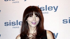 [포토] 오윤아, 물오른 미모+화사한 미소 ‘인형같아’