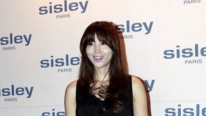 [포토] 오윤아, 민소매 블라우스+오렌지색 스키니진 ‘애엄마 맞아?’