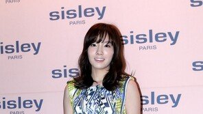 [포토] 태연, 상큼한 원피스 입고 ‘인형 포스’