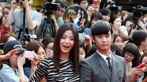 [포토] 전지현-김수현, 최강커플 ‘할리우드 안 부러워’