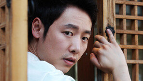 [단독] 배우 김동욱, 8월 입대… 호루라기 연극단 자원