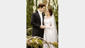 ‘유부남 불륜’ 여배우 “남친 여전히 사랑해” 