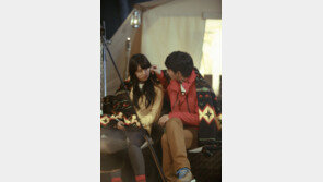 김수현-수지, 1년 6개월만에 재회 ‘애틋한 눈빛’