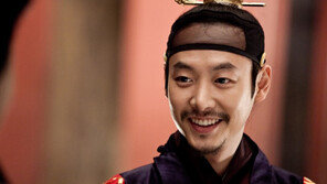 김동욱, 8월 30일 입대 확정…호루라기 연극단 복무