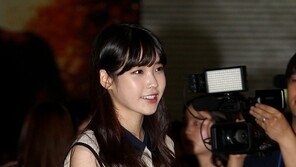 [포토] 토끼같은 아이유, 거북이 ‘엘라’와 깜찍 입장