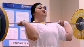 장미란 출국, 올림픽 2연패 위해 런던행