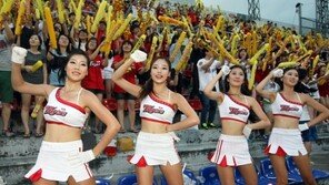 [포토] 치어리더, 무더위에도 흥겨운 응원 열기