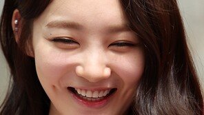 [SD포토] 강민경, ‘男心 홀리는 여신 미소~’