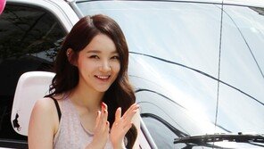 [SD포토] ‘여신’ 강민경, 싱그러운 완벽 바디 작렬!