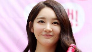 [SD포토]강민경, ‘시스루에 살짝 비친 속살…’ 깜짝