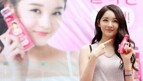 [SD포토] 강민경, 뽀얀 속살처럼 ‘상큼한 미소’