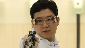 진종오, 공기권총 10m 金… 한국 첫 금메달