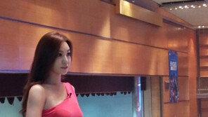 강예빈, 어깨 살짝 드러내니 ‘청순미 폭발’ 