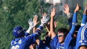 [포토] 이승엽, 한일 통산 500 홈런 ‘승짱 만세~!’