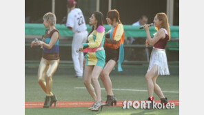 [포토] 써니힐, 각양각색 초미니 입고 섹시댄스