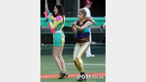 [포토] 써니힐, 비비드색 초미니에 금빛 스키니 ‘톡톡 튀어~’