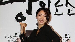 [포토] 이미도, 과감한 섹시 포즈로 ‘S라인’ 뽐내