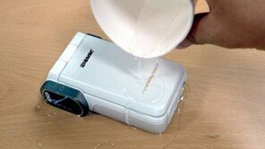 물놀이를 위한 소니의 첫 방수 핸디캠