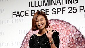 [포토] 이영은, 너무 짧은 원피스 ‘깜짝 각선미’