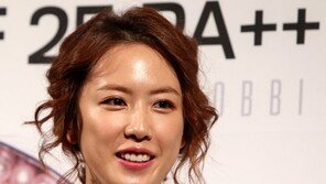 [포토] 홍은희, 세월 역행하는 무결점 꿀피부