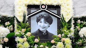 [포토] 故 남윤정, 영정 속 고인은 그저 미소만