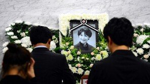 [포토] 故 남윤정 장례식장, 비통함 속 조문객 행렬