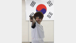 [전영희 기자의 여기는 런던] ‘스무살 막내가 해냈다’ 김장미 사격 금