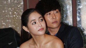 [포토] 이영아, 오프숄더 드레스 ‘파격 쇄골 노출’