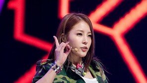 [포토] 보아, 섹시미 철철 군복 패션