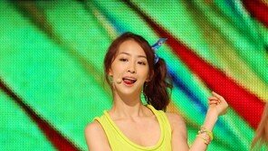 [포토] 다솜, 복근 드러내며 혀 낼름 ‘깜찍+섹시’