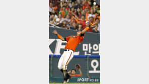 [포토] 오선진, 유연성으로 수비 종결