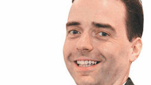 “객실 TV로 인터넷 이용  ‘스마트 럭셔리’로 차별화”