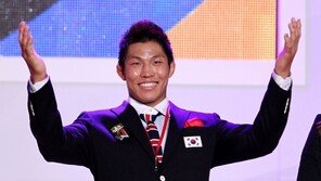 한국마사회, 金재범에 2억원 쏜다