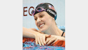 [런던 2012]수영 소녀, 콜로라도의 어둠을 걷어내다