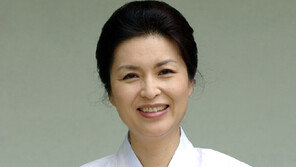 [연예 뉴스 스테이션] 故남윤정 유족·동료 연기자들 눈물 속 발인