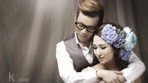 임윤택 신부 공개, 뒤에서 안으며 ‘행복한 미소’  