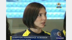 女배구 얼짱선수 아이데미르, 아나운서급 지적 미모 ‘눈길’