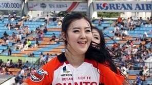 [포토] 치어리더, 무더위에도 백옥같은 미소