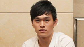 [런던 2012] 쑨양 실격 위기에 눈물…부정출발 아니다