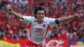 카드마다 적중 또 적중! 홍명보는 타고난 승부사