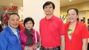 [런던 Essay] 두 별을 쏘아올린 런던의 부모들 가슴 졸인 세월…맘으로 통했다