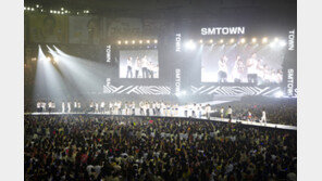 [연예 뉴스 스테이션] SM타운 라이브 日 월드투어, 10만 관객 열광