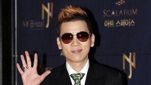 [포토] 임윤택, 새신랑도 결혼 반지도 ‘블링블링’